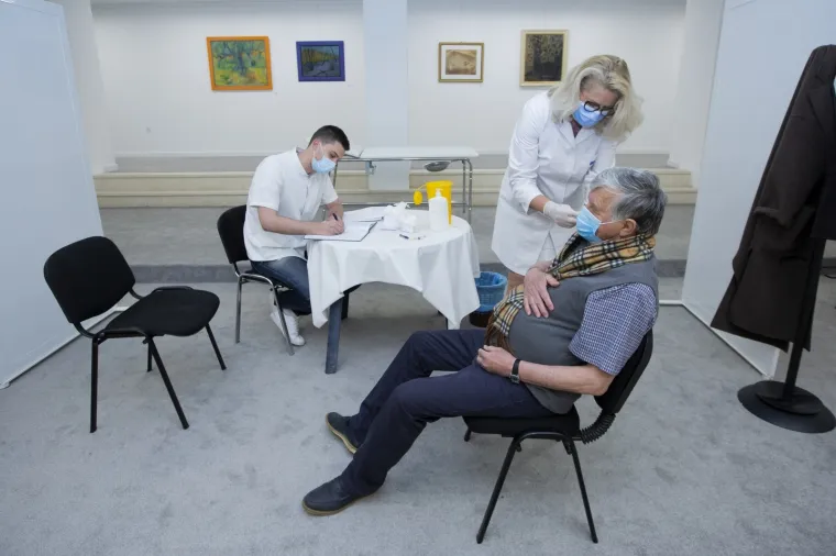 Masovno cijepljenje napokon je počelo i u Mostaru: Odaziv građana je velik