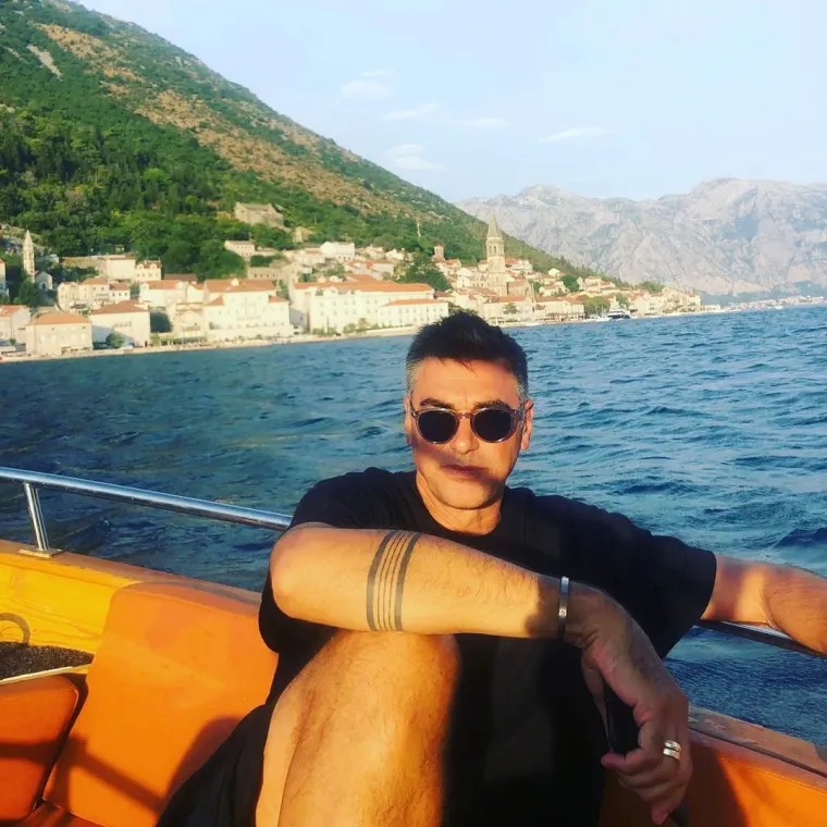 KOSOVSKI GEORGE CLOONEY: Internet poludio za tatom mlade pjevačice, nije ni čudo, pa pogledajte ga