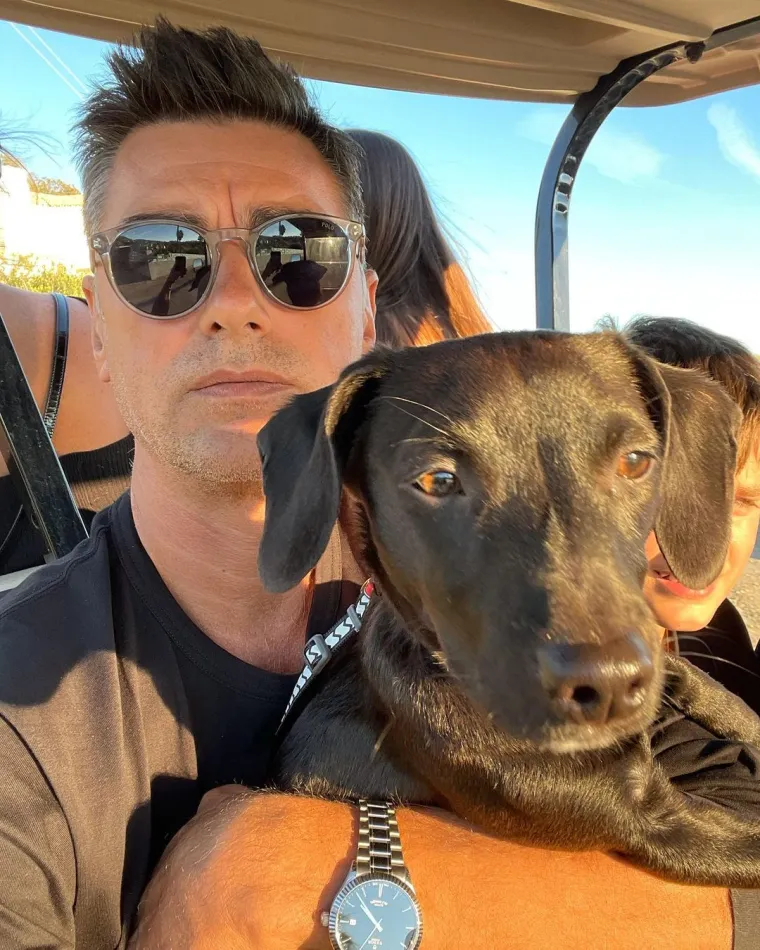 KOSOVSKI GEORGE CLOONEY: Internet poludio za tatom mlade pjevačice, nije ni čudo, pa pogledajte ga