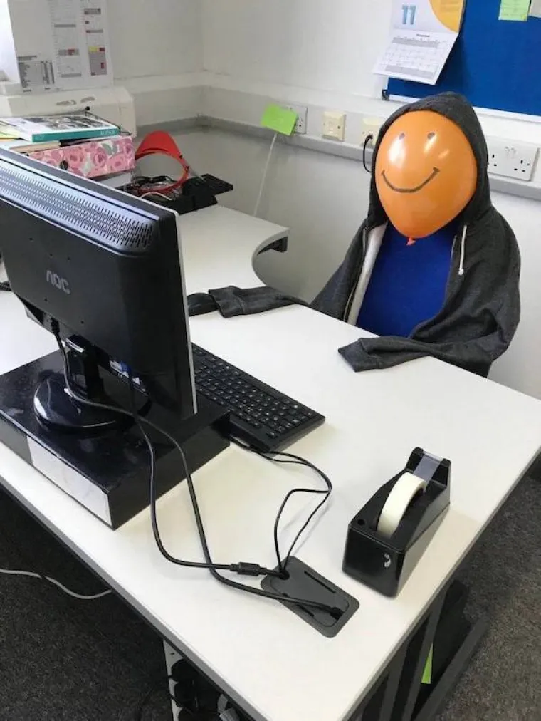 DA JE ZABAVNO, ZVALO BI SE NEKAKO DRUGAČIJE: Tko nikad nije doživio ovakvu žutu minutu na poslu, neka baci kamen prvi