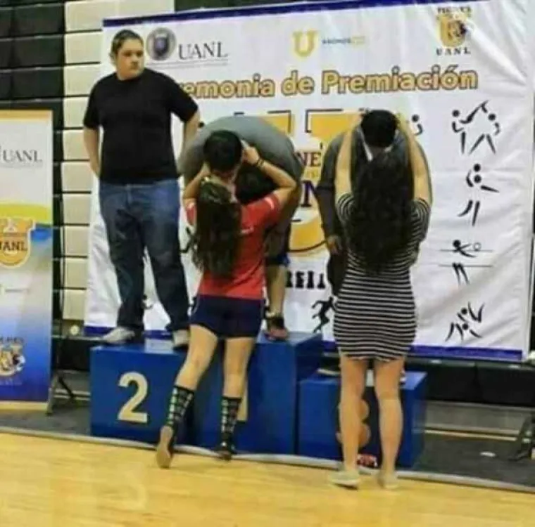 VEĆINA BI NA NJIHOVOM MJESTU ODMAH BRIZNULA U PLAČ: Imaju osjećaj da se sudbina obrušila na njih, potpuno ih razumijemo