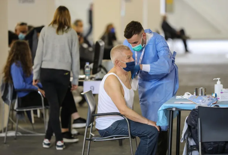 Na Velesajmu u Zagrebu ogromne gužve za cijepljenje protiv Covida-19