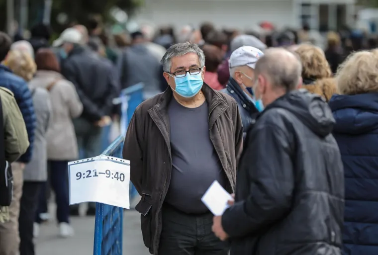 Na Velesajmu u Zagrebu ogromne gužve za cijepljenje protiv Covida-19