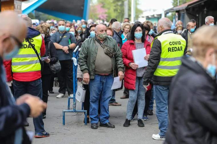 Na Velesajmu u Zagrebu ogromne gužve za cijepljenje protiv Covida-19