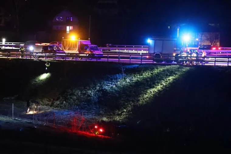 Stravična nesreća: U slijetanju BMW-a s autoceste poginula tri muškarca