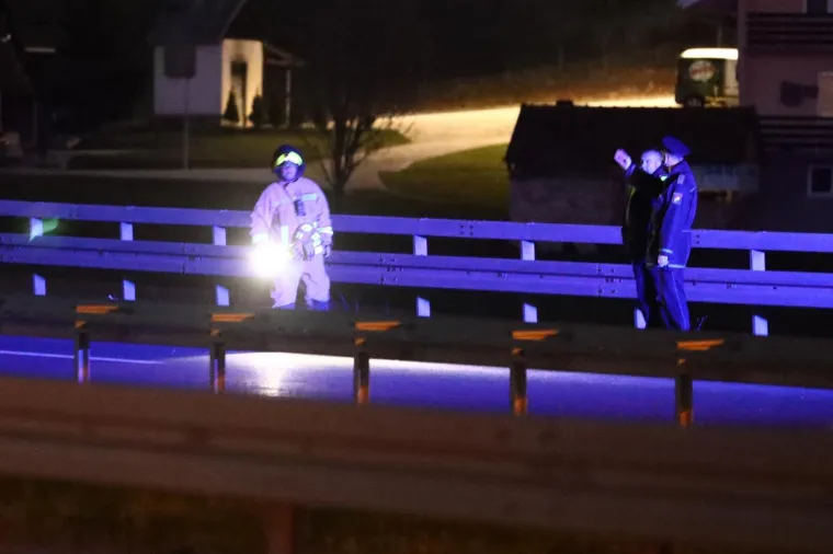 Stravična nesreća: U slijetanju BMW-a s autoceste poginula tri muškarca