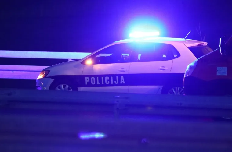 Stravična nesreća: U slijetanju BMW-a s autoceste poginula tri muškarca