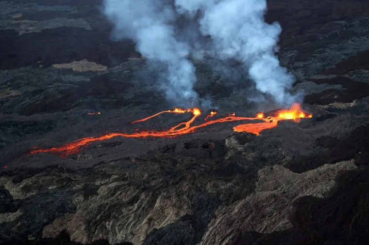 TUŽNI PRIZORI NAKON MASIVNE ERUPCIJE VULKANA: Karipski otok prekriven pepelom - život ovdje zasad nije moguć