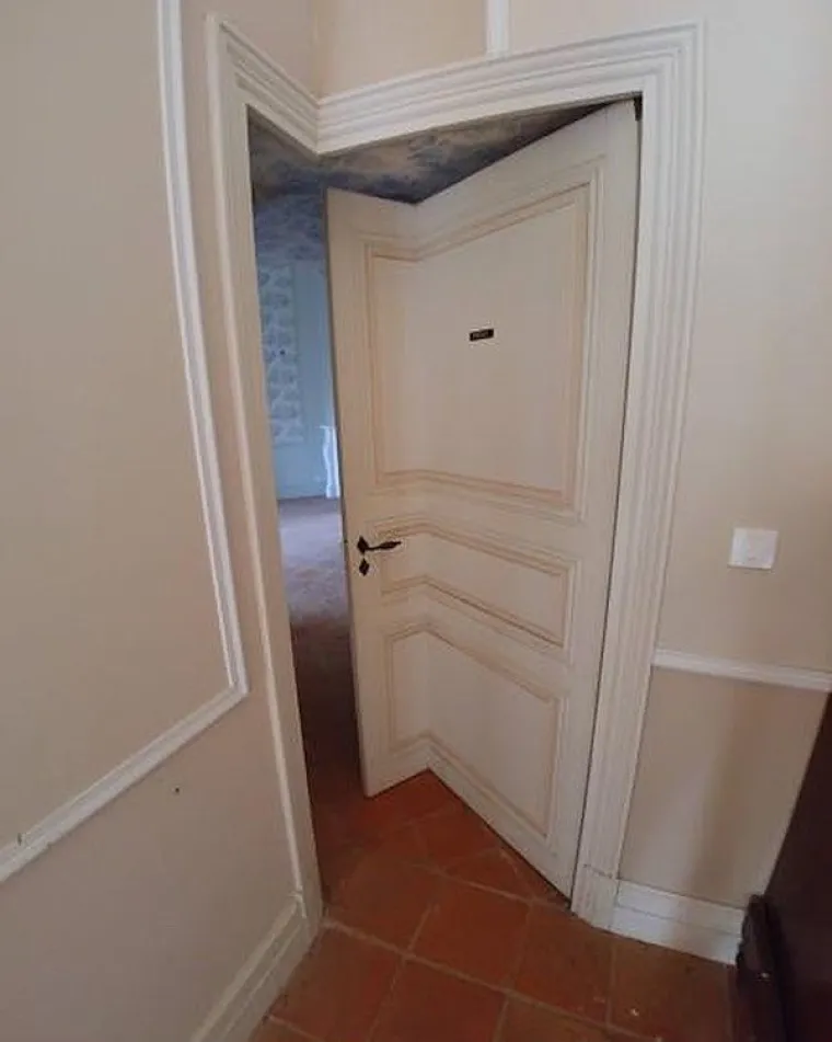 REMEK-DJELA ILI LUDILO? Neki ljudi zadovoljni su minimumom minimuma, pogledajte samo kako žive