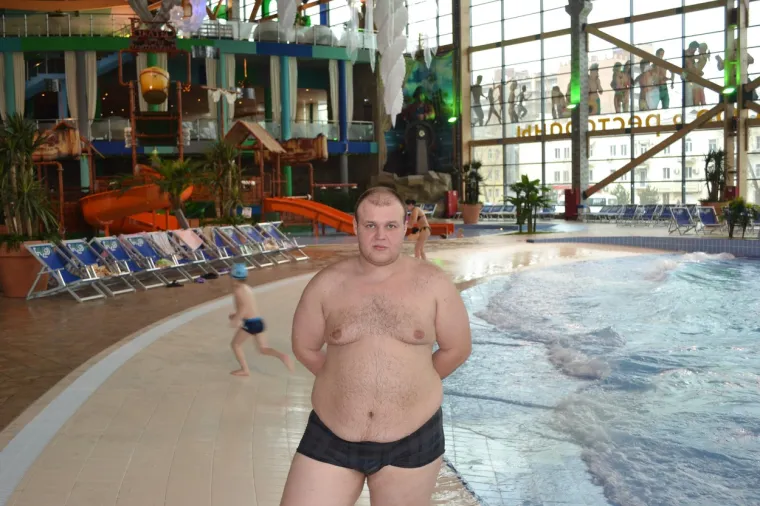 Sa 182 kilograma i boreći se da stane u najveću dostupnu konfekcijsku veličinu, Denis je ostao zgrožen svojim izgledom na slici i zaključio da treba napraviti promjenu jer više nije htio biti debeo.