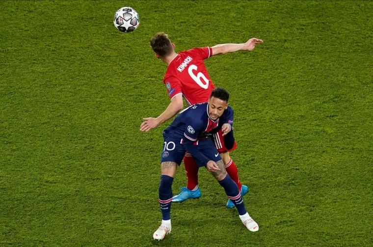 GDJE ĆE&Scaron; STARI? Evo kako Neymar čuva loptu; Ruka dugačko naprijed, lopta na sigurnom