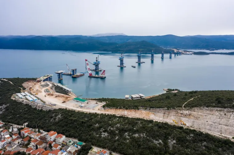 Stigle su nove fotografije Pelje&scaron;kog mosta! Pogledajte kako napreduje izgradnja