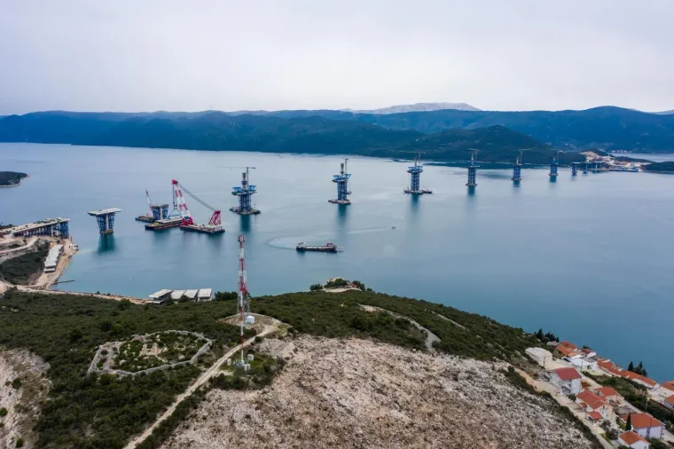 Stigle su nove fotografije Pelje&scaron;kog mosta! Pogledajte kako napreduje izgradnja