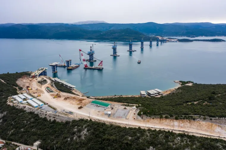 Stigle su nove fotografije Pelje&scaron;kog mosta! Pogledajte kako napreduje izgradnja