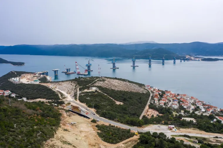 Stigle su nove fotografije Pelje&scaron;kog mosta! Pogledajte kako napreduje izgradnja