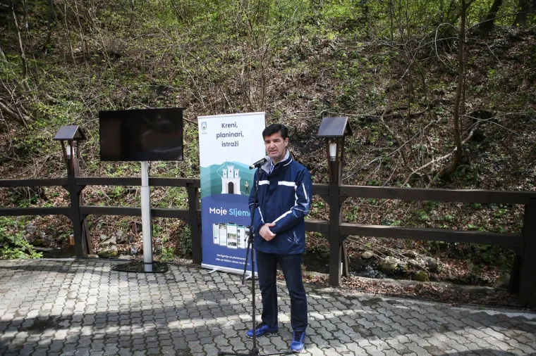 Zbog Jelene Pavičić Vukičević su na Sljeme nosili - TV. Pogledajte fotografije koje su postale hit na Twitteru