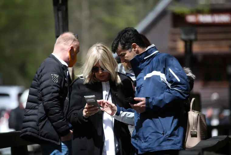Zbog Jelene Pavičić Vukičević su na Sljeme nosili - TV. Pogledajte fotografije koje su postale hit na Twitteru