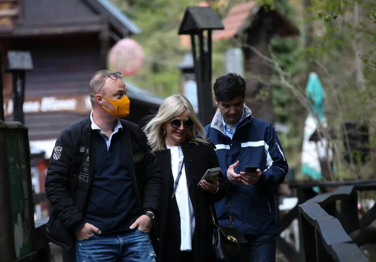 Zbog Jelene Pavičić Vukičević su na Sljeme nosili - TV. Pogledajte fotografije koje su postale hit na Twitteru