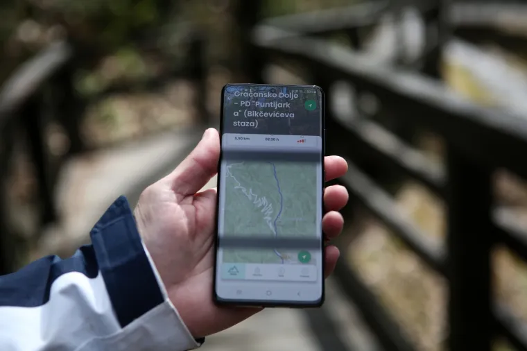 Zbog Jelene Pavičić Vukičević su na Sljeme nosili - TV. Pogledajte fotografije koje su postale hit na Twitteru