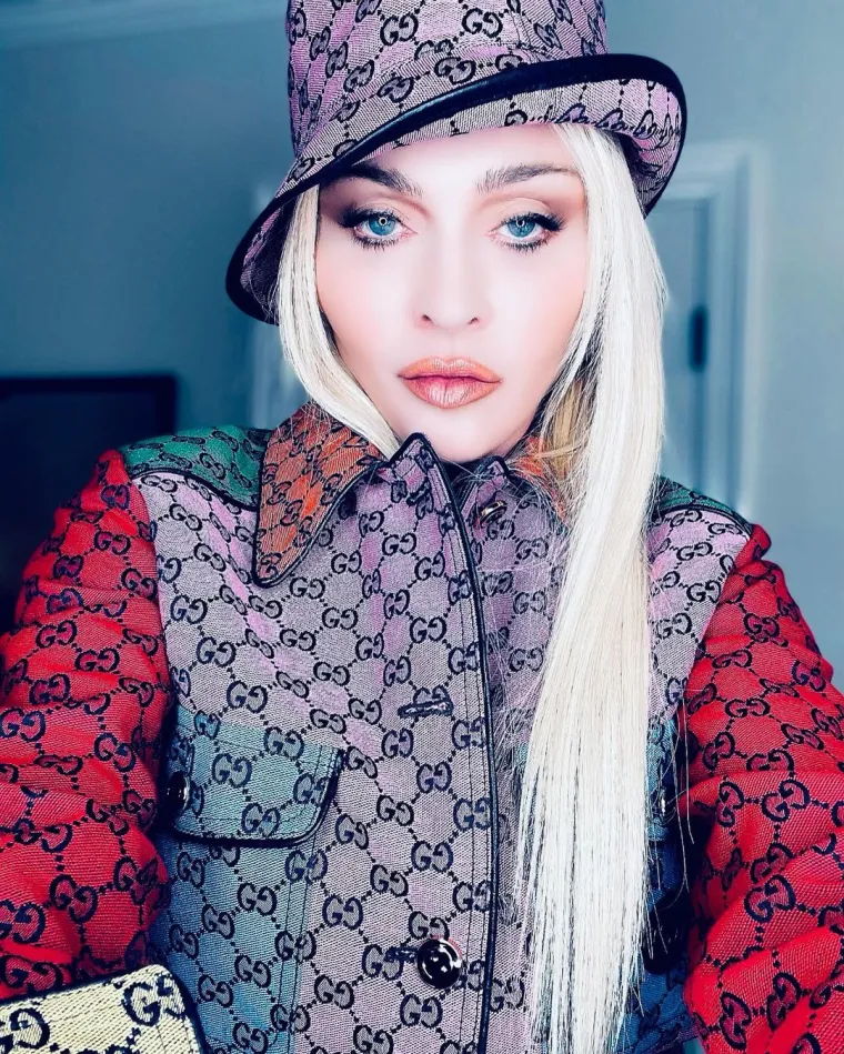 MADONNA (62) ŠOKIRALA FANOVE MLADOLIKIM IZGLEDOM: Estetske korekcije ili filteri, pitanje je sad