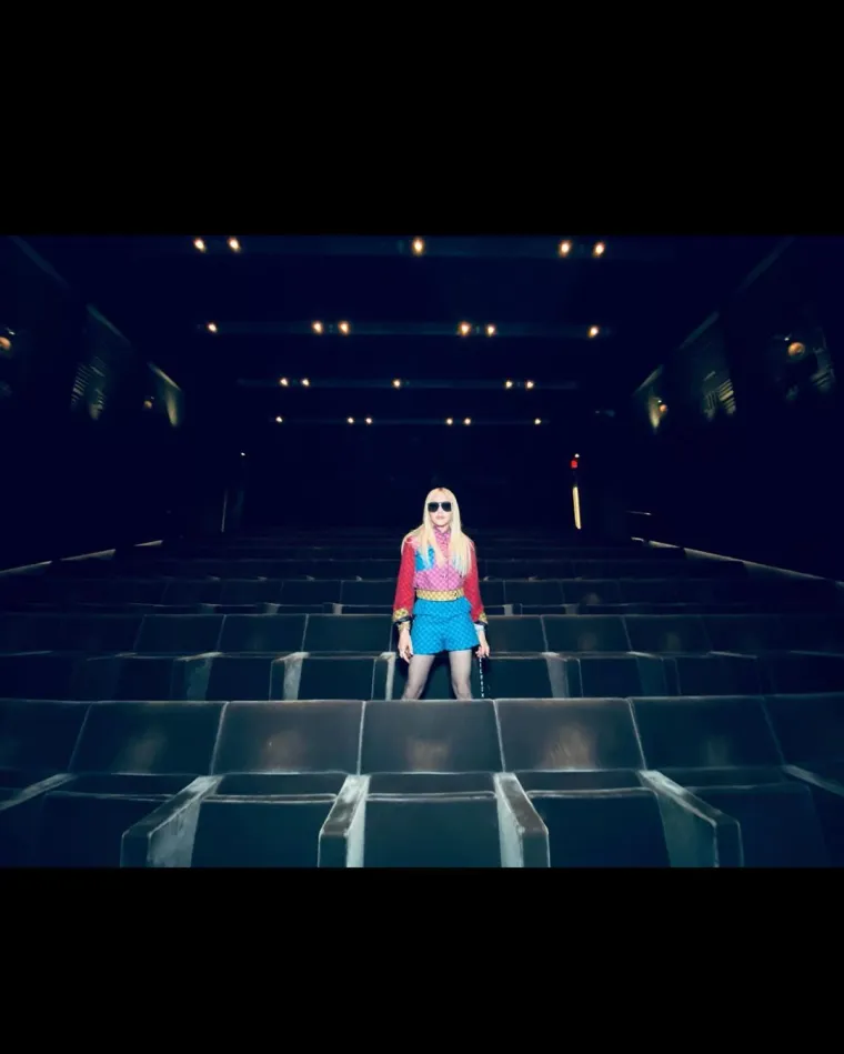 MADONNA (62) ŠOKIRALA FANOVE MLADOLIKIM IZGLEDOM: Estetske korekcije ili filteri, pitanje je sad