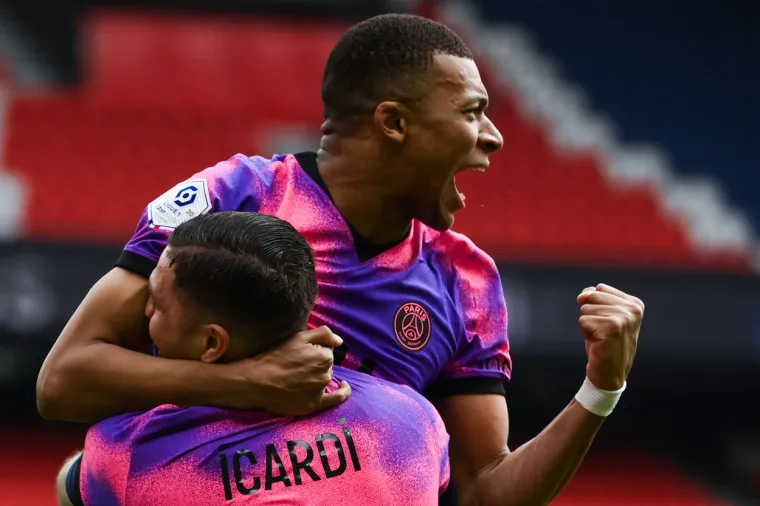 KOLIKO SAMO OVDJE IMA EMOCIJA: Kylian Mbapp&eacute; je vri&scaron;tao i vri&scaron;tao i vri&scaron;tao - umalo da nije dobio srčani od uzbuđenja