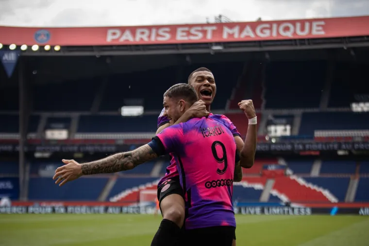 KOLIKO SAMO OVDJE IMA EMOCIJA: Kylian Mbapp&eacute; je vri&scaron;tao i vri&scaron;tao i vri&scaron;tao - umalo da nije dobio srčani od uzbuđenja