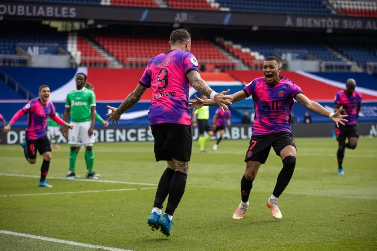 KOLIKO SAMO OVDJE IMA EMOCIJA: Kylian Mbapp&eacute; je vri&scaron;tao i vri&scaron;tao i vri&scaron;tao - umalo da nije dobio srčani od uzbuđenja