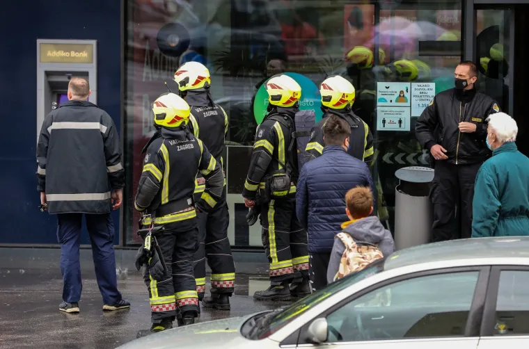 U zagrebačkom trgovačkom centru izbio požar