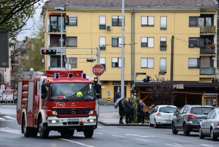 U zagrebačkom trgovačkom centru izbio požar