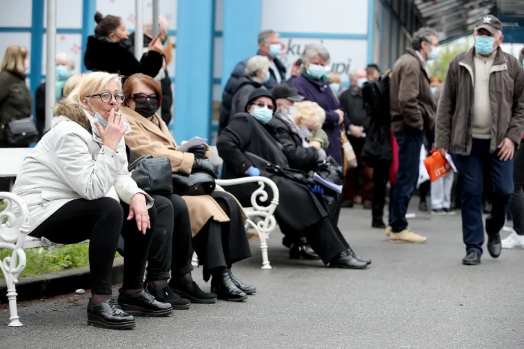 Gužva za cijepljenje na Zagrebačkom velesajmu