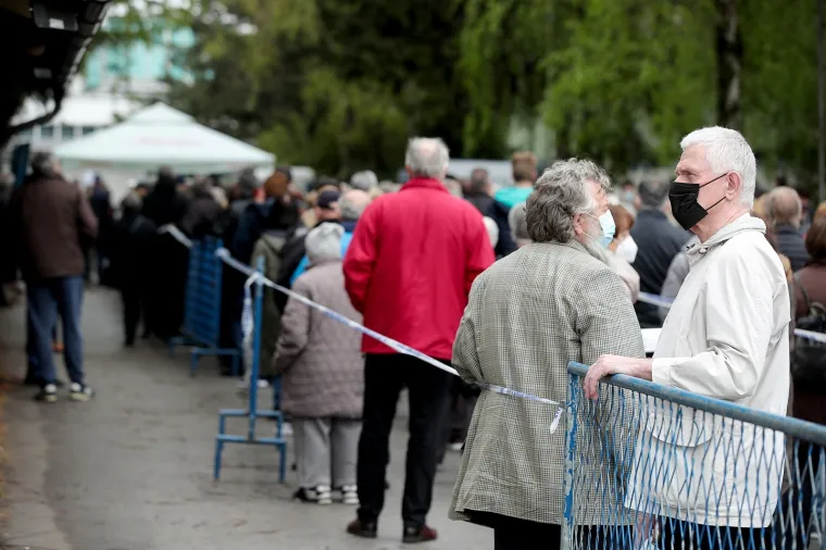 Gužva za cijepljenje na Zagrebačkom velesajmu