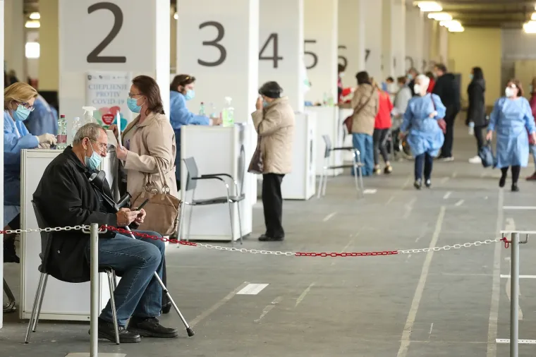 Gužva za cijepljenje na Zagrebačkom velesajmu