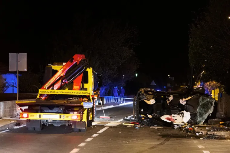 Kod Zadra poginula dva mladića: 18-godi&scaron;njak se Mercedesom nije zaustavio na znak 'stop'