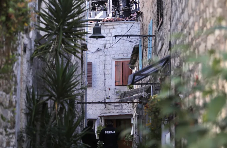 Požar u staroj gradskoj jezgri: Poginuo vlasnik kuće, žena i vatrogasac ozlijeđeni