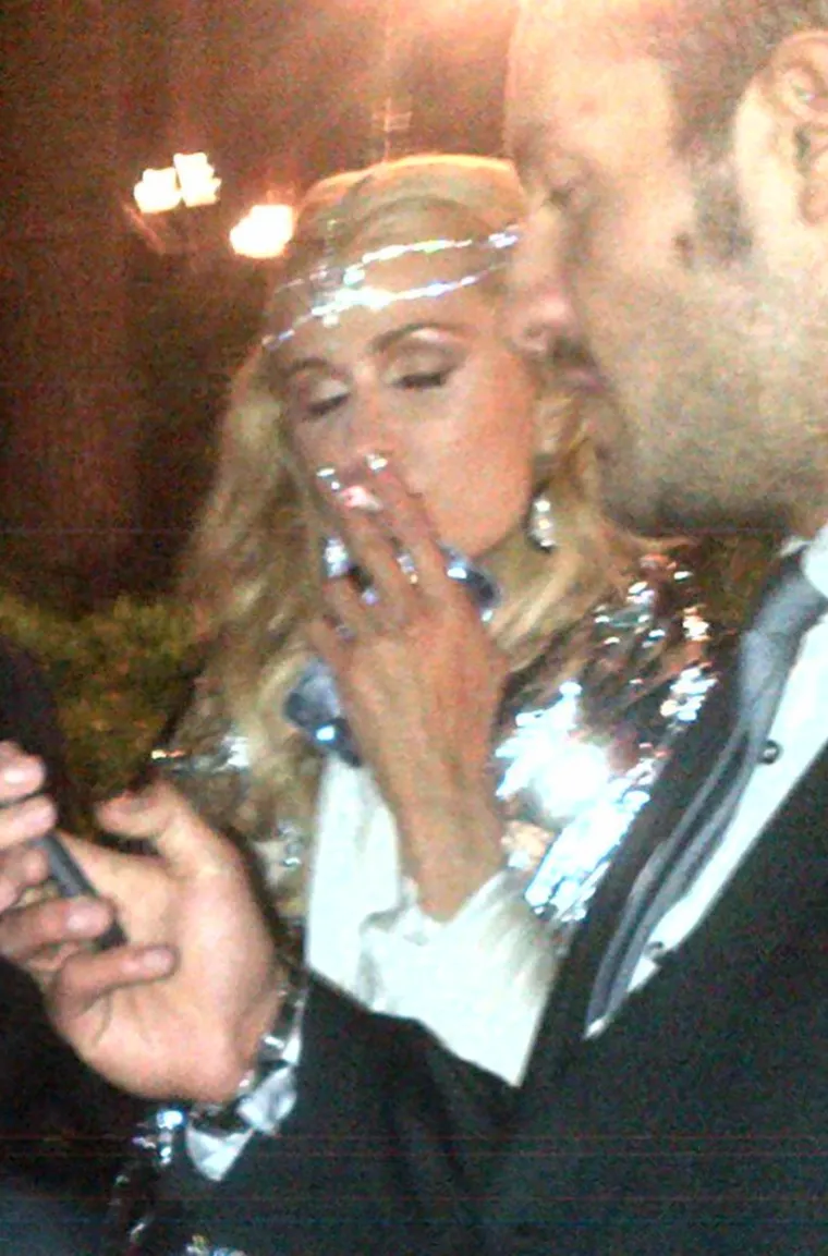 Jointa se ne srami ni Paris Hilton koja je zapalila nasred ulice FOTO: Profimedia