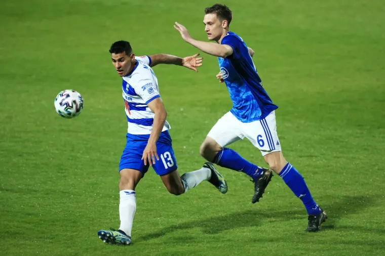 I NENO STARI, &Scaron;TO IMA KOD TEBE? Susret Bjelice i Krznara, a samo pogledajte jedan detalj s terena