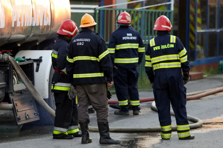 40 vatrogasaca se bori s požarom u Valpovu: Nema ozlijeđenih