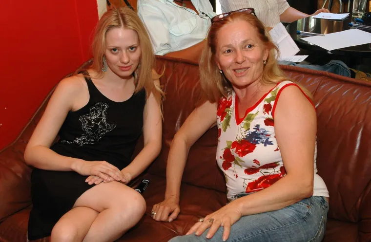 24.06.2005., Zagreb - Casting sapunice Manekenke i nogometasi u Gavelli. Jelena Veljaca i Nada Gacesic Livakovic. 
Photo: Petar Glebov/24sata