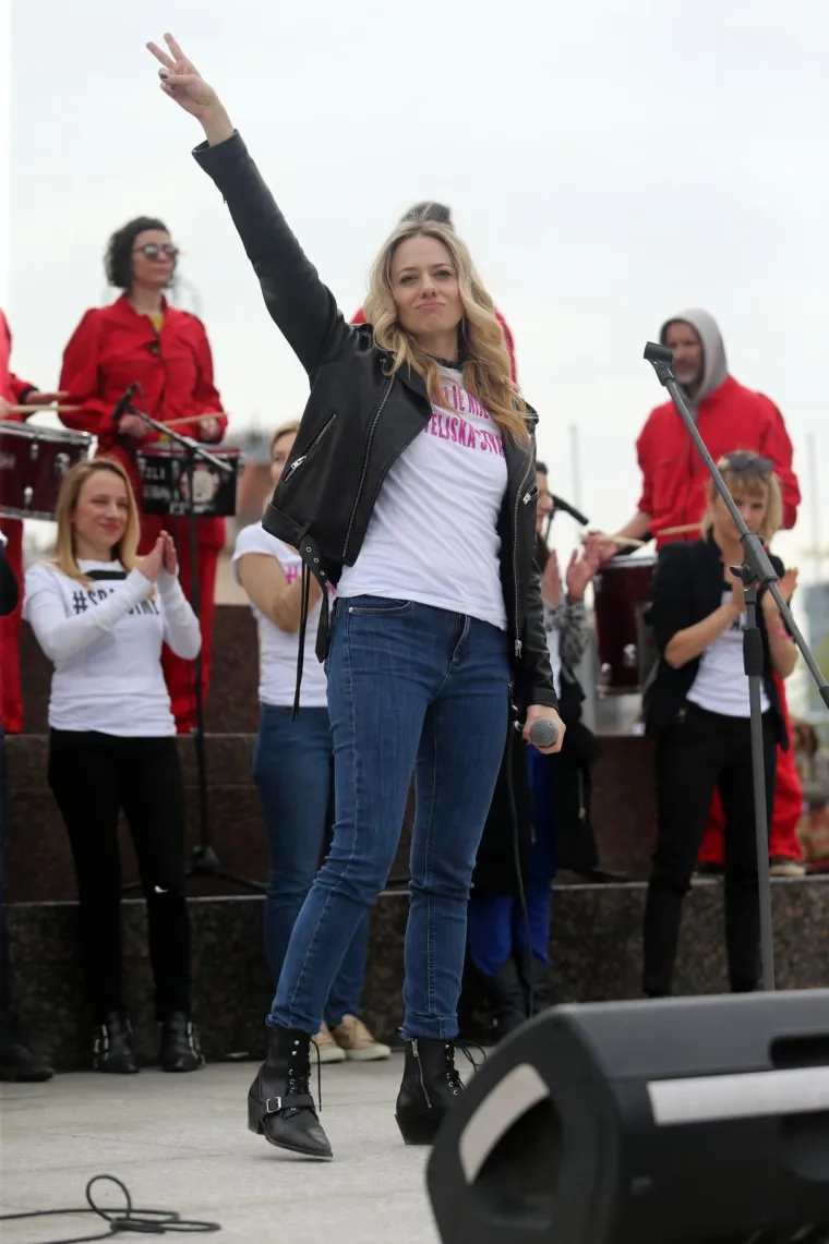 16.03.2019., Zagreb - Inicijativa #SPASIME, koju je 1. ozujka pokrenula scenaristica i glumica Jelena Veljaca, u 11:55 na Tomislavovom trgu organizirala prosvjed protiv rastuceg vala obiteljskog, ali i svakog drugog nasilja u Hrvatskoj. Jelena Veljaca. 
Photo: Dalibor Urukalovic/PIXSELL