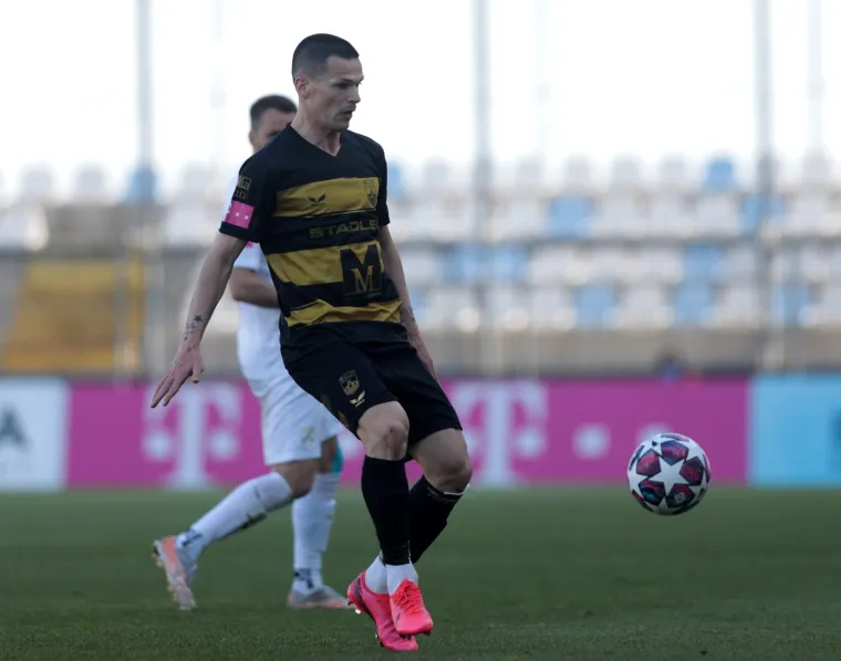 UZBUDLJIVO NA RUJEVICI: Rijeka i Osijek u žestokom obračunu