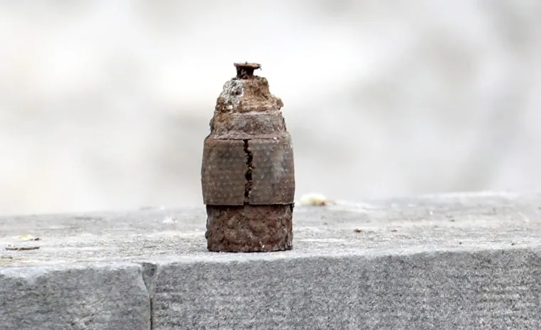 Ostavljen 'zvončić' ispred &scaron;ibenskog SDP-a! 'Radi se o zaostalom minsko-eksplozivnom sredstvu iz Domovinskog rata'