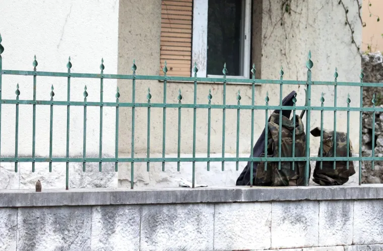 Ostavljen 'zvončić' ispred &scaron;ibenskog SDP-a! 'Radi se o zaostalom minsko-eksplozivnom sredstvu iz Domovinskog rata'