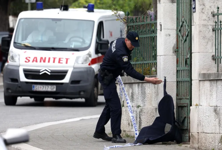 Ostavljen 'zvončić' ispred &scaron;ibenskog SDP-a! 'Radi se o zaostalom minsko-eksplozivnom sredstvu iz Domovinskog rata'