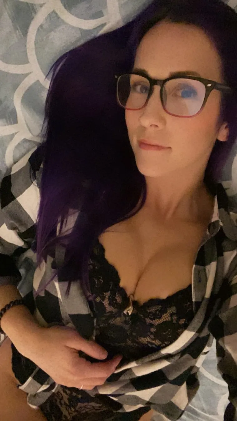 A dovoljno je da podignu majicu da izazovu afere, i dvije, tri prometne....