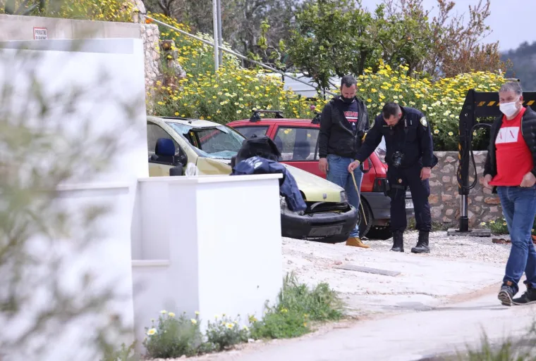 Policija iz mora u Vini&scaron;ću izvlači automobil u kojem je pronađena mrtva osoba