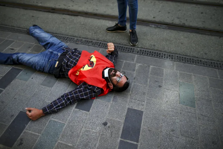 Dramatične fotogafije iz Turske! Stotine uhićenih na prvomajskim prosvjedima: Kri&scaron;ili su policijski sat