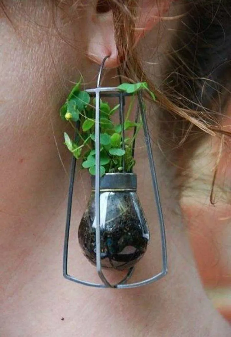 TO &Scaron;TO SE NE&Scaron;TO MOŽE NOSITI, NE ZNAČI DA I TREBA: Modna izdanja koja ostavljaju mnogo pitanja iza sebe