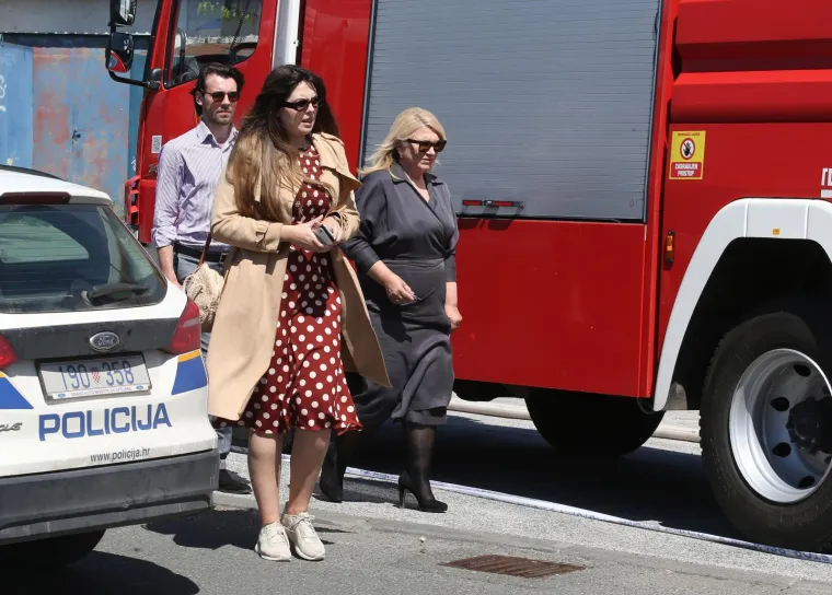 Drama u Novom Zagrebu! Izbio požar u reciklažnom dvori&scaron;tu, gusti dim sukljao je u zrak