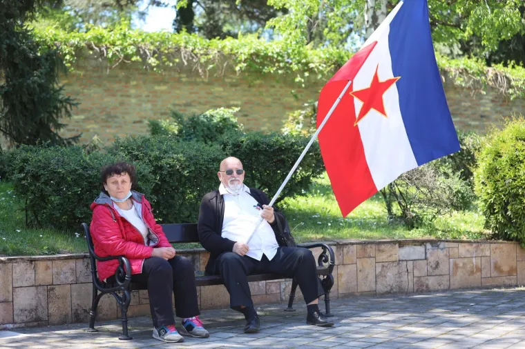 Titovi štovatelji od ranog jutra dolaze u Kuću cvijeća: Ondje je bio i njegov unuk